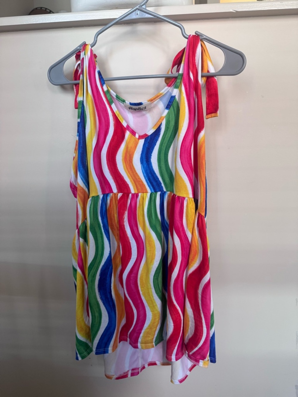 Chic Soul Multicolor Wave-Stripe Tie-Shoulder Tank